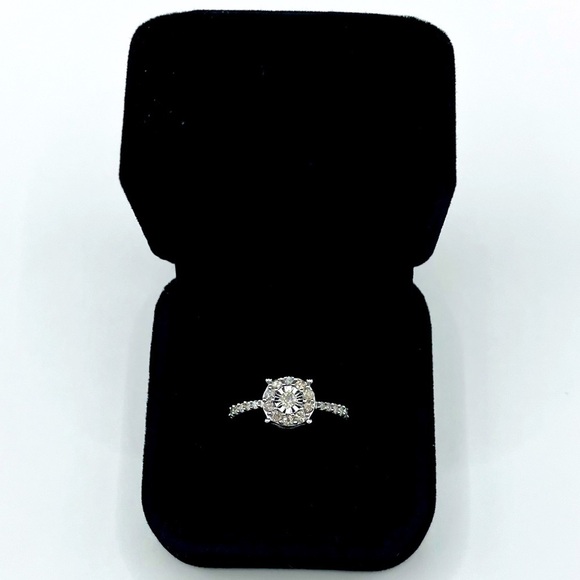 Jewelry - 0.50 CT Natural Diamond Round Silver Ring
